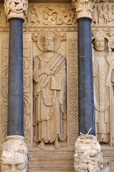 Statues Apôtres Sur Portail Ouest Cathédrale Saint Trophée Arles France — Photo