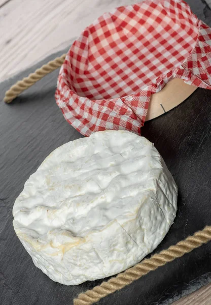 Сыр Camembert Традиционный Нормандский Французский Молочный Продукт — стоковое фото