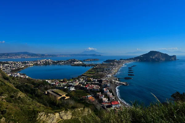 Una Hermosa Laguna Provincia Nápoles Italia Entre Lago Mar Hermoso — Foto de Stock