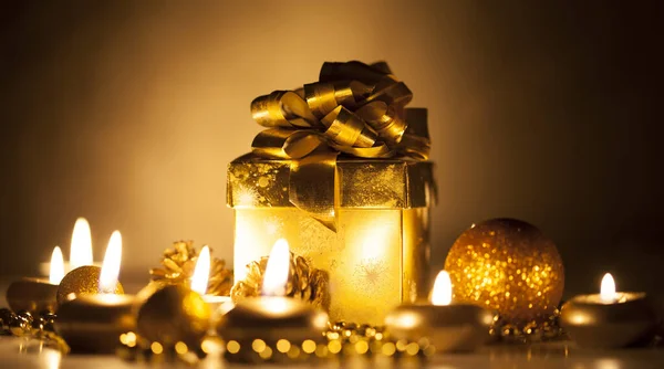 Gouden Kerst Ornamenten Kaarsen — Stockfoto