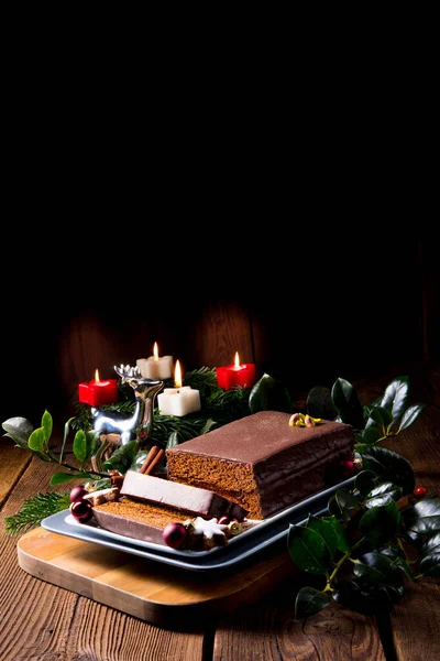 Leckere Schokoladen Lebkuchen Mit Pflaumenmus Füllung — Stockfoto