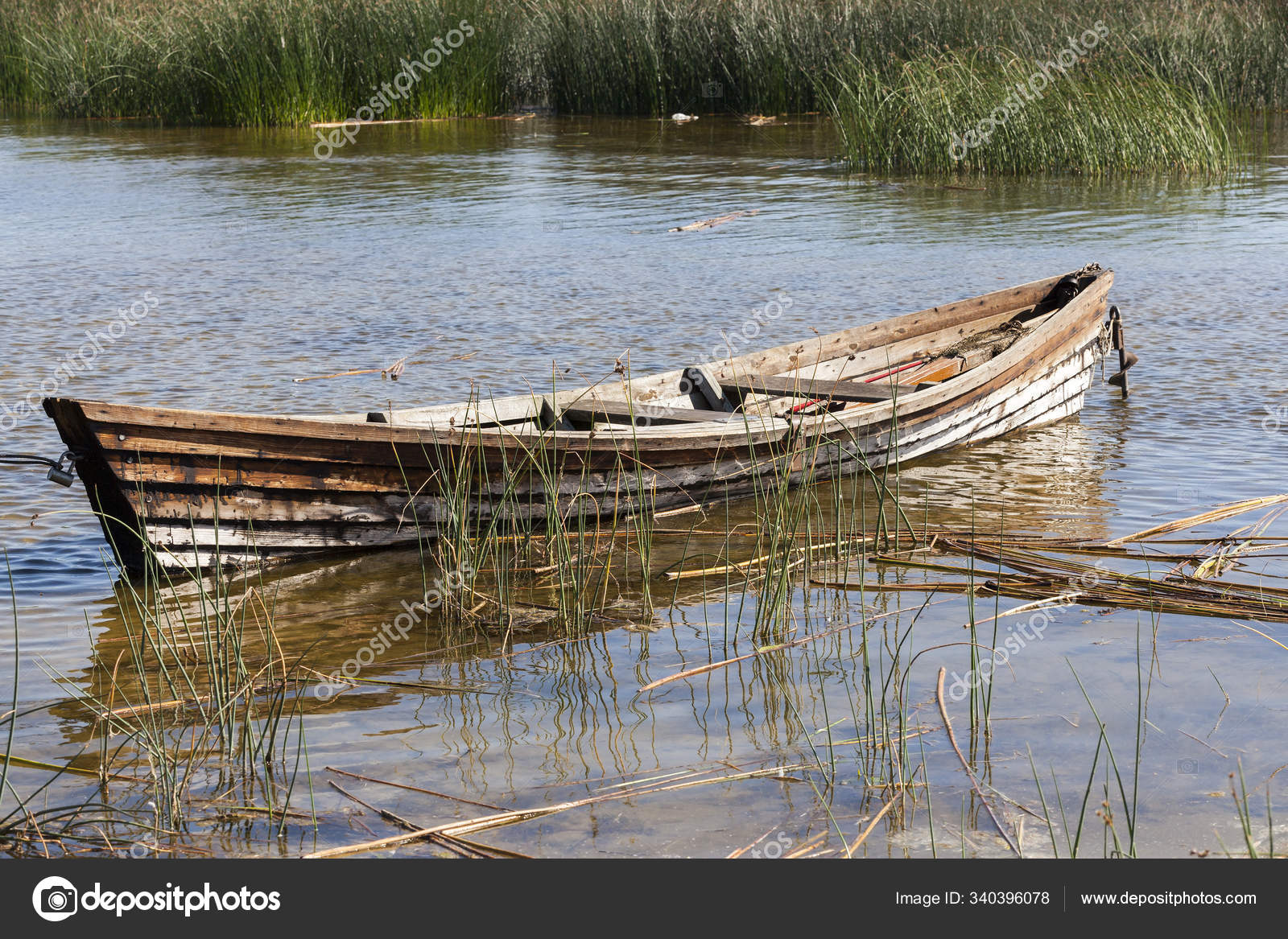 Old Wooden Boat Lake Used Local People Fishing Boat Poor — Stock