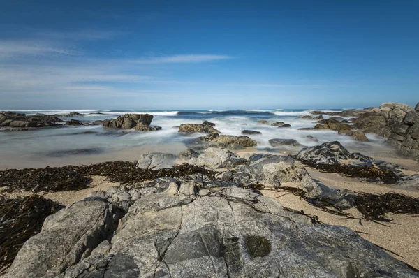 Tabo Nun Kayalıklarında Okyanus Dalgalarının Kırılması — Stok fotoğraf