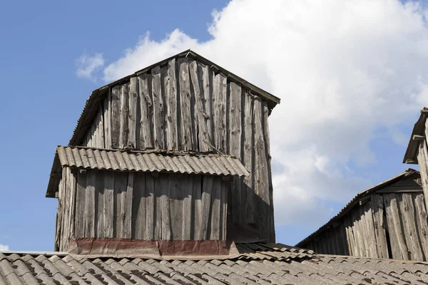 Vecchia Sovrastruttura Legno Sul Tetto Vecchio Capannone Stoccaggio Verdure — Foto Stock