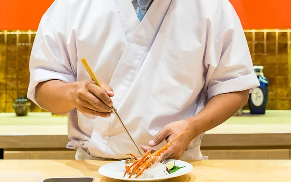 Kocken Förbereder Och Matlagning Hummer Sashimi — Stockfoto