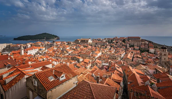 Telhados Casas Antigas Dubrovnik Vistos Partir Cidade Velha Muralhas Fortificadas — Fotografia de Stock