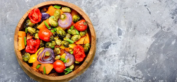 Légumes Rôtis Salade Automne Salade Citrouille Choux Bruxelles Tomates Oignons — Photo