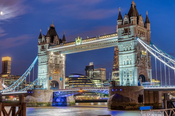 Die Beleuchtete Tower Bridge London Bei Nacht — Stockfoto