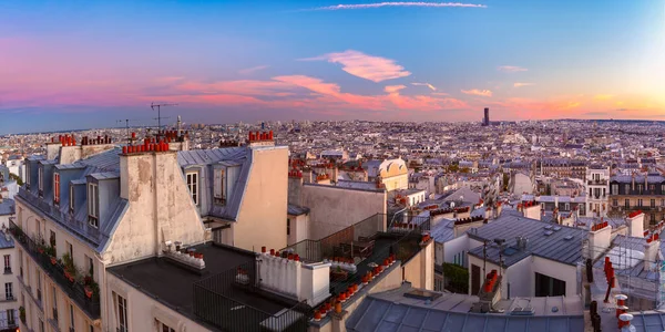 パリの素晴らしい日の出 フランスのパリの屋根の上モンマルトルからの空中パノラマビュー — ストック写真