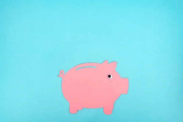 Corte Banco Piggy Rosa Fundo Azul Claro — Fotografia de Stock