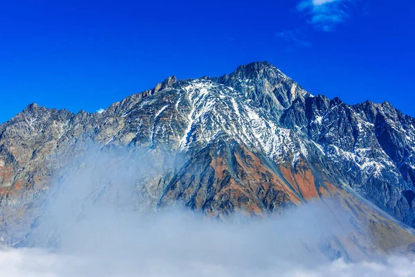 Montañas Sobre Stepantsminda Anteriormente Kazbegi Provincia Khevi Georgia Gran Cáucaso — Foto de Stock