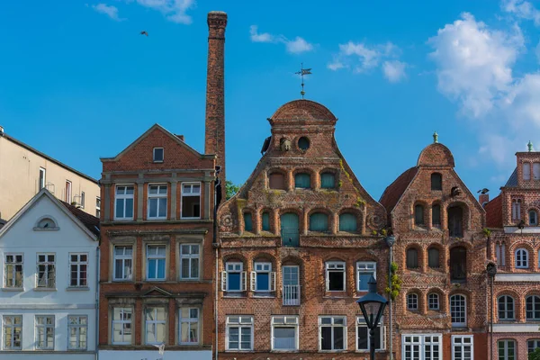 Fachwerkhäuser Aus Rotem Backstein Flussnähe Alten Lüneburger Hafen — Stockfoto