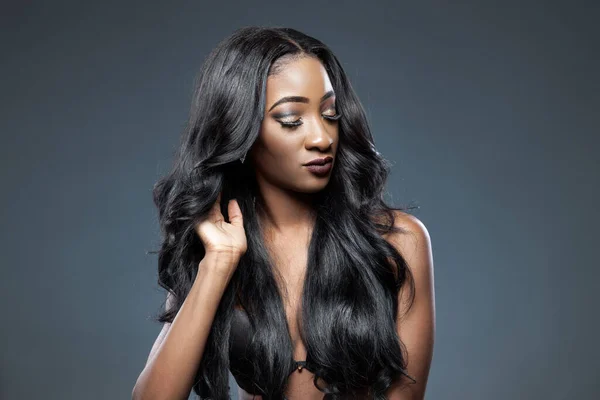 Black Beautiful Woman Long Luxurious Shiny Hair — Stock Photo, Image