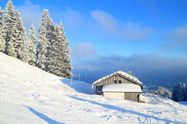 Een Kleine Lodge Een Skigebied Winter — Stockfoto