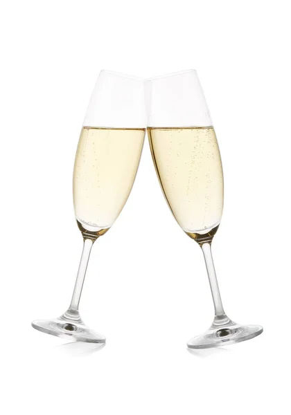 Due Bicchieri Vino Con Champagne Isolato Fondo Bianco Con Riflesso — Foto Stock