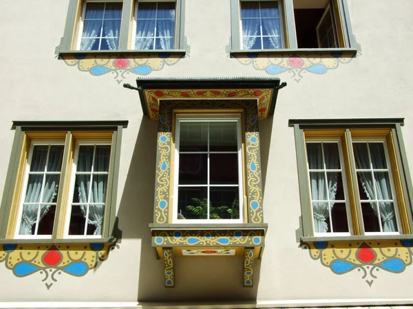 Balcone Finestre Sulla Casa — Foto Stock