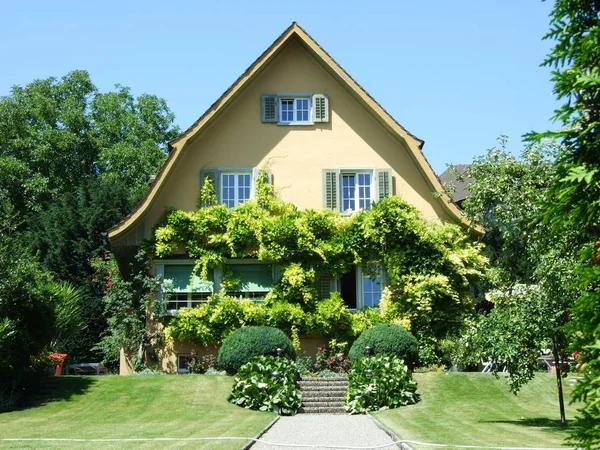 Maison Moderne Avec Jardin — Photo