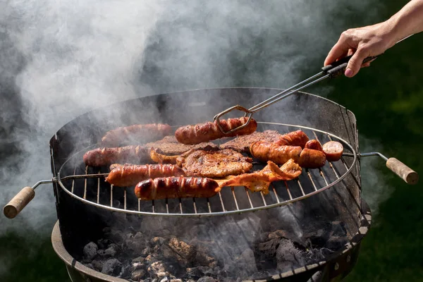 Salsicce Alla Griglia Malsane Gustose Carne — Foto Stock