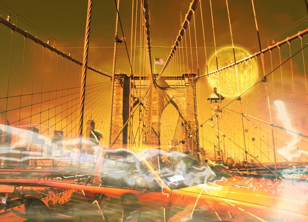 Сюрреалистичное Искусство Жёлтое Такси Бруклинском Мосту Граффити Элементы Полнолуние Небе — стоковое фото