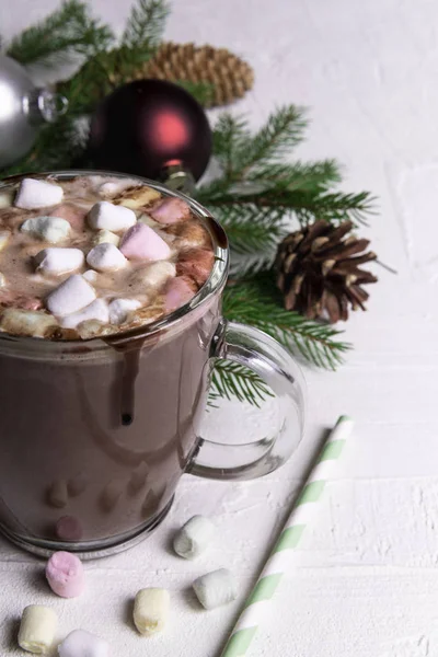 Deliziosa Cioccolata Calda Fatta Casa Con Marshmallow Una Grande Tazza — Foto Stock