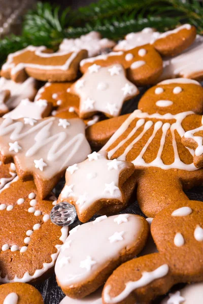 Välsmakande Pepparkakor Med Kunglig Glasyr — Stockfoto