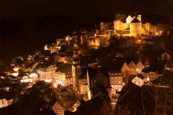 Foto Notturna Monschau Nell Eifel Con Vista Sul Castello — Foto Stock