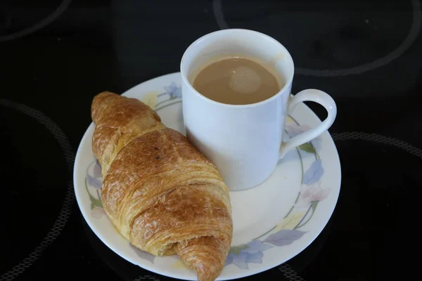 Café Croissant Plato Decorado — Foto de Stock