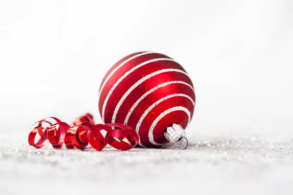 Boules Noël Rouges Isolées Sur Blanc — Photo