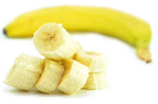 노란색 바나나와 바나나를 배경에 — 스톡 사진