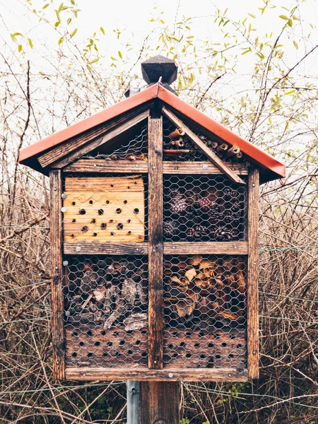 Ein Naturbraunes Insektenhotel Für Bienen Und Andere Tiere Herbst — Stockfoto