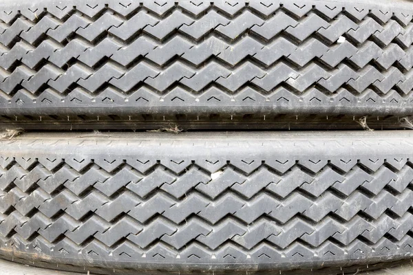 摩耗したタイヤのプロファイル クローズアップ — ストック写真