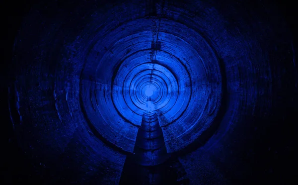 Tunnel um unterirdischen Stadtkanal. — Stockbild Tunnel Unterirdischen Stadtkanal — Stockfoto