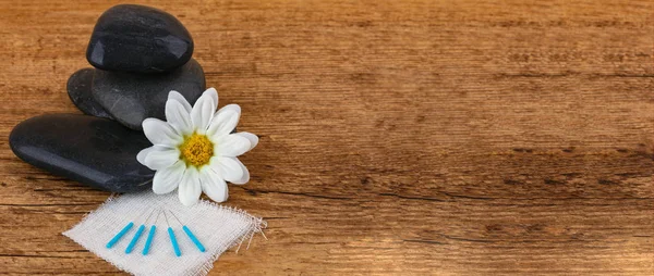 Panorama Vanaf Stenen Van Spa Met Acupunctuurnaalden Bloem Blossom Houten — Stockfoto