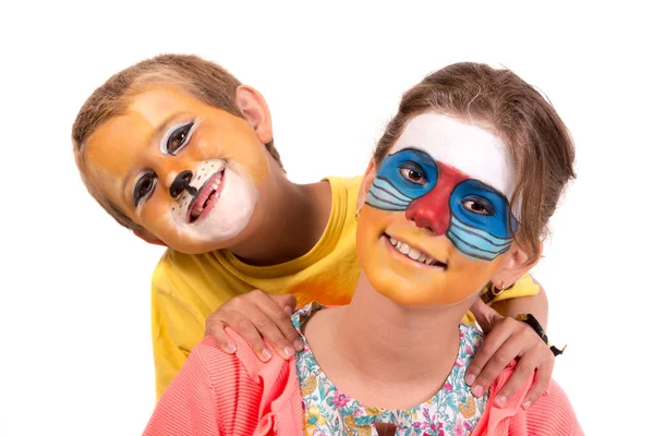 Kinderpaar Met Dierlijke Gezichtsverf Geïsoleerd Wit — Stockfoto