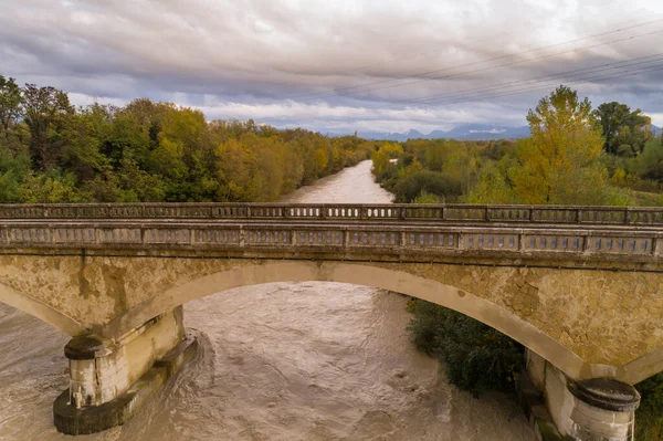 Widok Ptaki Mostu Wodzie Zalewowej Francji — Zdjęcie stockowe