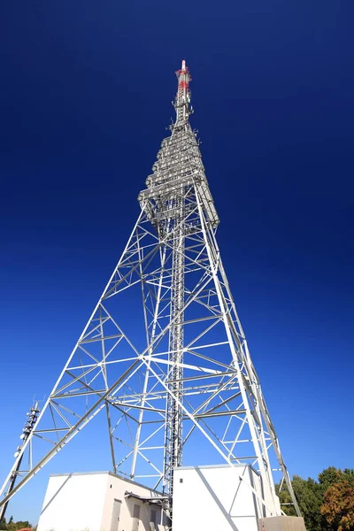 Telecommunications Tower Blue Sky — Stock Photo, Image