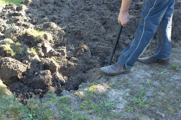 Werken Boerderij Tuin Schoppen Gras Hand Voeten Laarzen — Stockfoto