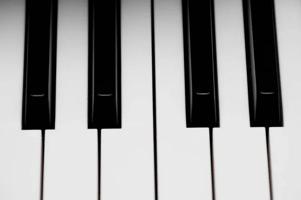 Vita Och Svarta Pianotangenter — Stockfoto