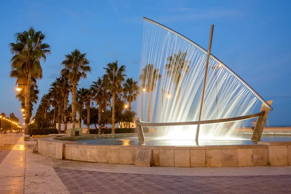 Valencia Spanyolország Október 2018 Csónak Szökőkút Malvarrosa Strand Valencia Spanyolország — Stock Fotó