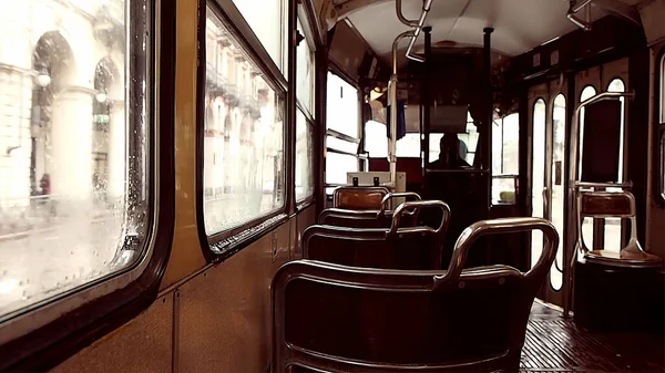 Lege Vintage Tram Een Regenachtige Dag — Stockfoto
