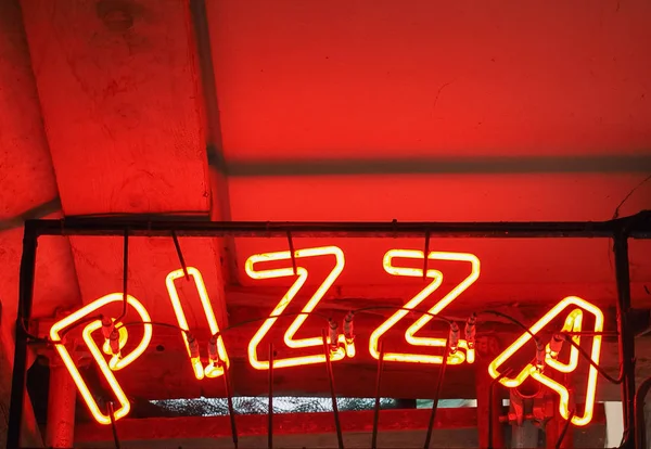 Rote Neonpizzareklame Einer Pizzeria — Stockfoto