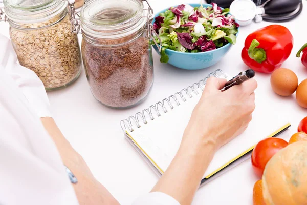 Alimentación Vegetal Nutrición Concepto Medicación Nutricionista Ofrece Dieta Verduras Saludables — Foto de Stock