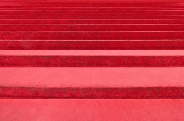 Kırmızı Halı Üzerinde Bir Merdiven Tören Resmi Durumlarda Veya Olaylara — Stok fotoğraf