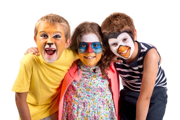 Barngrupp Med Djuransiktsfärg Isolerad Vitt — Stockfoto