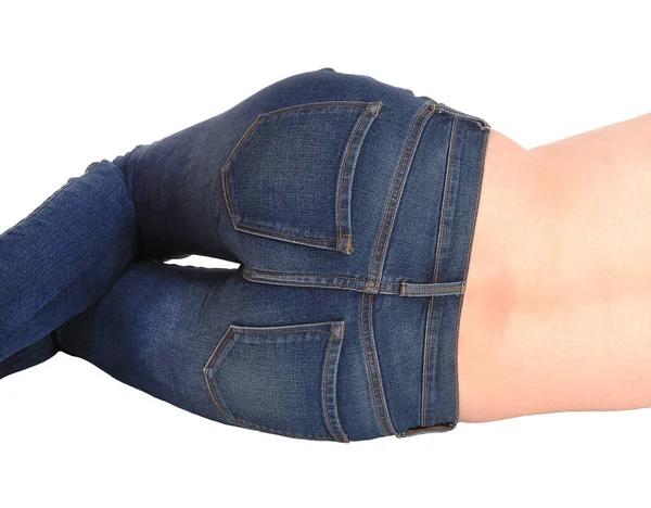 Yakın Plan Kot Giyen Genç Bir Kadının Poposu Vücut Parçaları — Stok fotoğraf