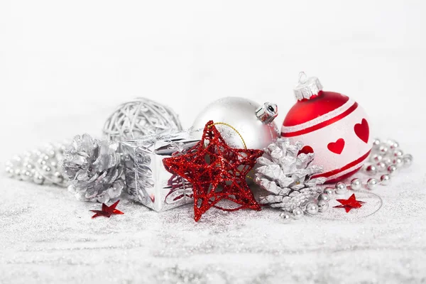 Bolas Natal Vermelhas Isoladas Branco — Fotografia de Stock