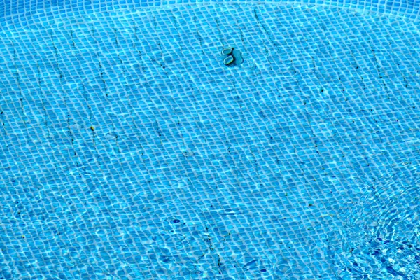 Vista Para Uma Pequena Piscina Verão — Fotografia de Stock