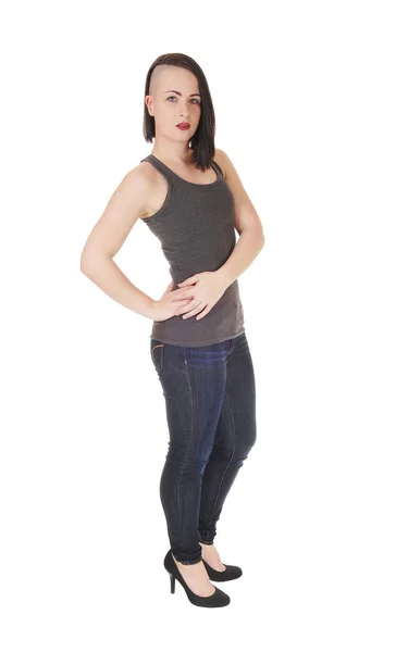 Uma Mulher Bonita Com Corte Cabelo Extravagante Jeans Heels Perfil — Fotografia de Stock