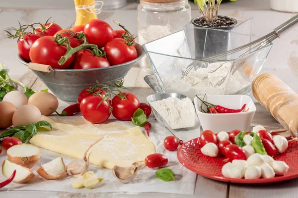 Los Ingredientes Para Preparación Pizza — Foto de Stock