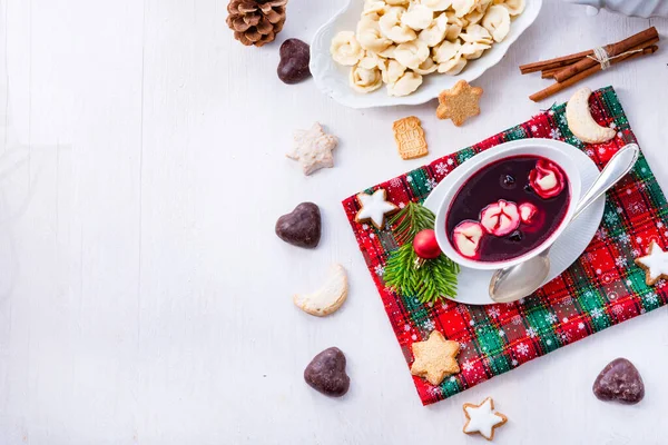 Röd Barszcz Med Uszka Polsk Jul Soppa — Stockfoto